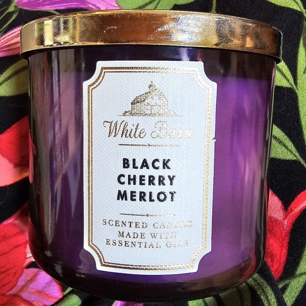 Brand New White Barn 3-Wick Jar Candle Black Cherry Merlot